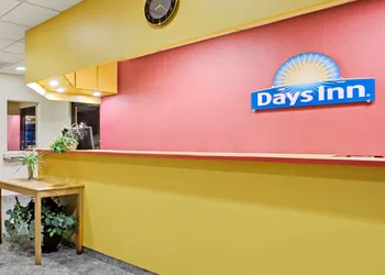 Days Inn by Wyndham Bradenton - Near the Gulf hotel thumbnail 2