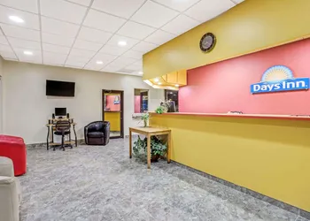 Days Inn by Wyndham Bradenton - Near the Gulf hotel thumbnail 3