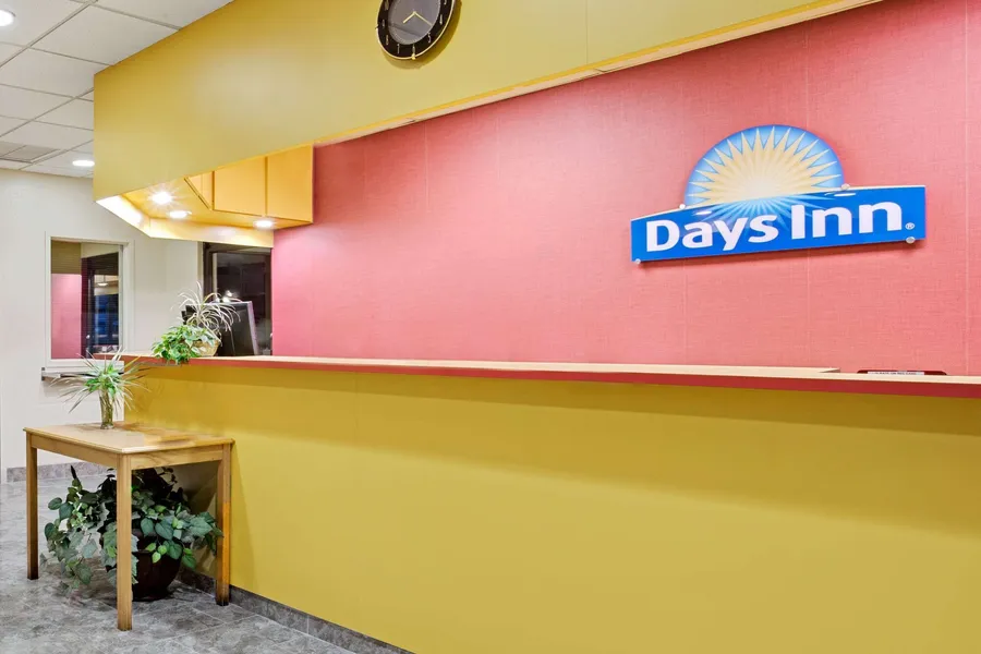 Days Inn by Wyndham Bradenton - Near the Gulf hotel detail image 2