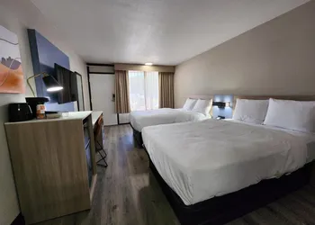 Baymont by Wyndham Lafayette hotel thumbnail 2