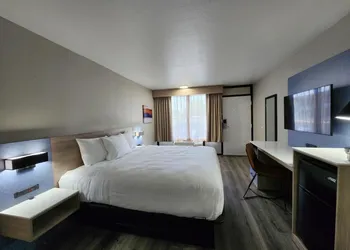 Baymont by Wyndham Lafayette hotel thumbnail 3