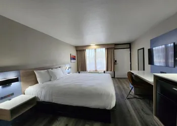 Baymont by Wyndham Lafayette hotel thumbnail 5