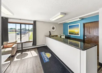Days Inn by Wyndham Winona hotel thumbnail 3