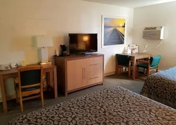 Days Inn by Wyndham Winona hotel thumbnail 8
