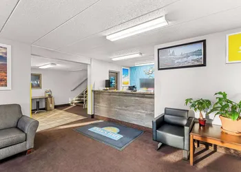 Days Inn by Wyndham Sioux Falls Empire hotel thumbnail 2