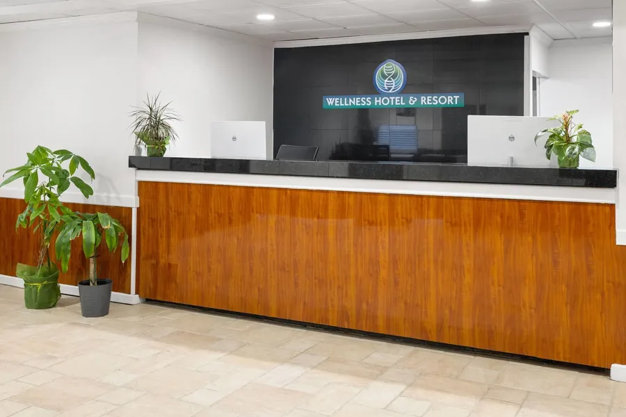 Ramada by Wyndham Butler/Tesla Biohealing Resort hotel detail image 2
