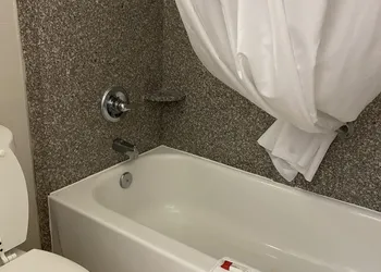 Days Inn by Wyndham Brunswick/St. Simons Area hotel thumbnail 6