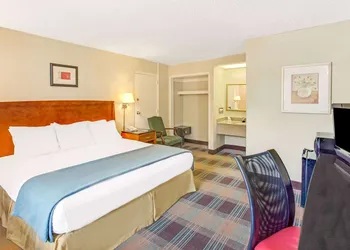 Travelodge by Wyndham Silver Spring hotel thumbnail 5