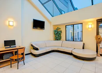 Days Inn by Wyndham Parsippany hotel thumbnail 2