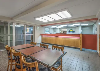 Days Inn by Wyndham Harrisburg North hotel thumbnail 5