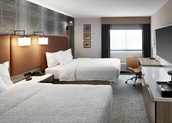 Hampton Inn Newark Airport hotel thumbnail 6