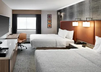 Hampton Inn Newark Airport hotel thumbnail 7