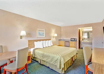 Days Inn by Wyndham Carson City hotel thumbnail 3