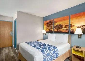 Days Inn by Wyndham Canastota/Verona hotel thumbnail 6