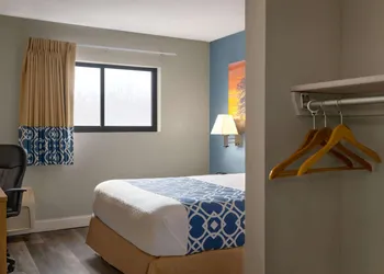 Days Inn by Wyndham Canastota/Verona hotel thumbnail 7