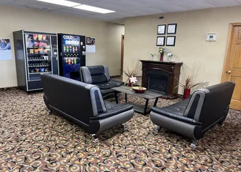 Days Inn by Wyndham Staunton hotel thumbnail 2
