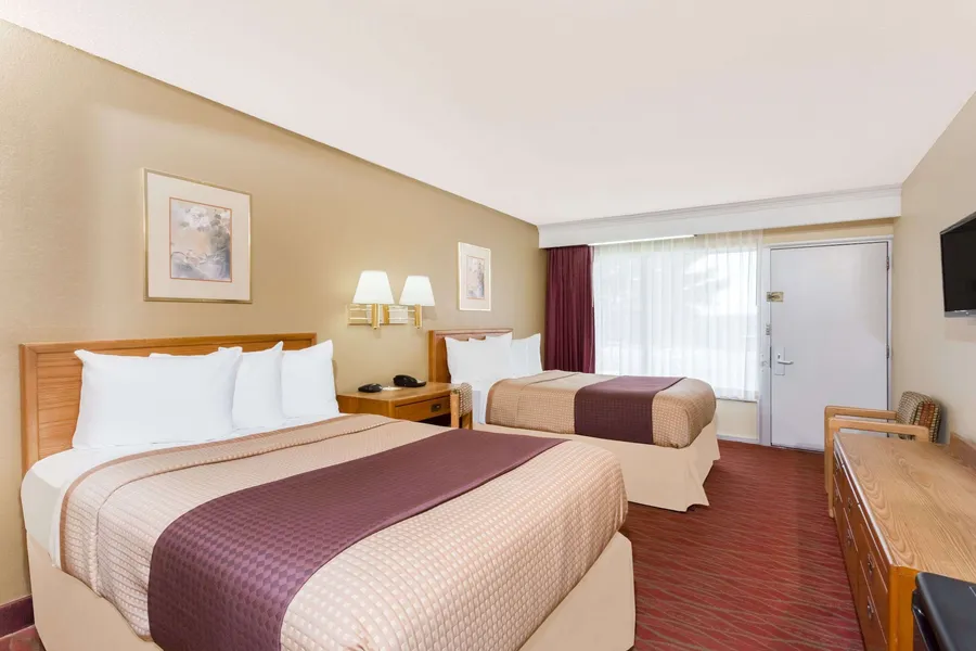 Days Inn by Wyndham Staunton hotel detail image 6
