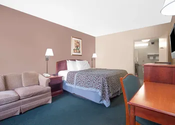 Days Inn by Wyndham Dublin GA hotel thumbnail 3