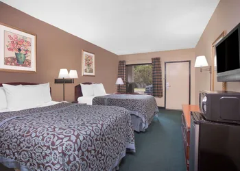 Days Inn by Wyndham Dublin GA hotel thumbnail 4