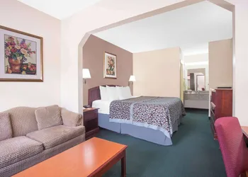 Days Inn by Wyndham Dublin GA hotel thumbnail 8