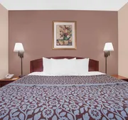 Days Inn by Wyndham Dublin GA hotel detail image 7
