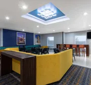 La Quinta Inn & Suites by Wyndham Columbus West - Hilliard hotel detail image 3