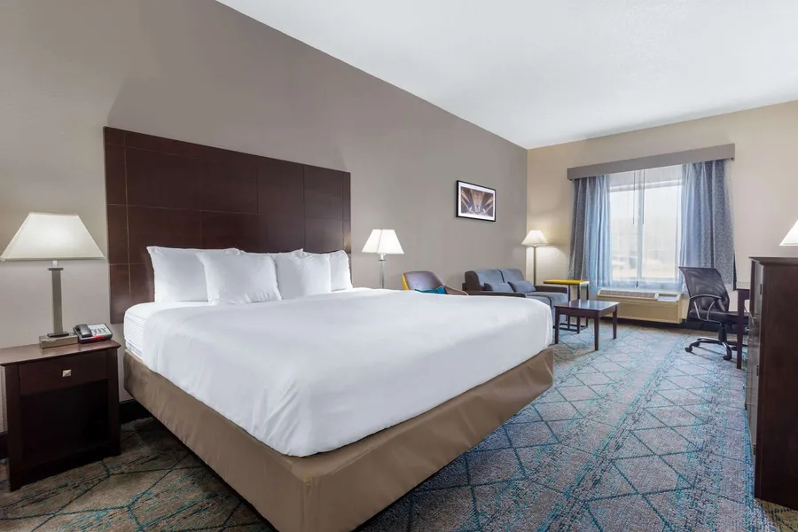 La Quinta Inn & Suites by Wyndham Columbus West - Hilliard hotel detail image 6