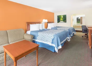 Days Inn by Wyndham Orangeburg South hotel thumbnail 4