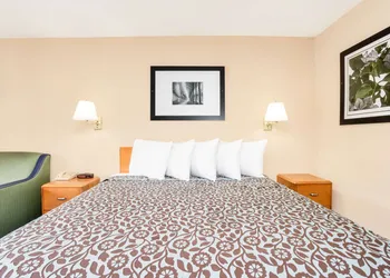 Americas Best Value Inn Aiken hotel thumbnail 8