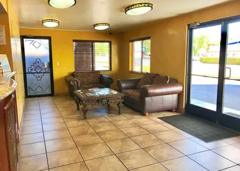 Days Inn by Wyndham East Albuquerque hotel thumbnail 2
