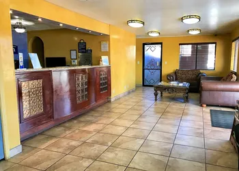 Days Inn by Wyndham East Albuquerque hotel thumbnail 3