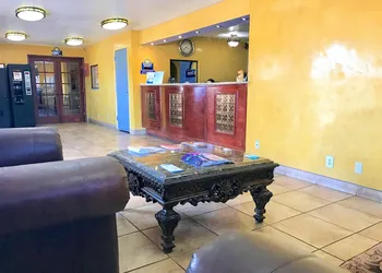 Days Inn by Wyndham East Albuquerque hotel thumbnail 4