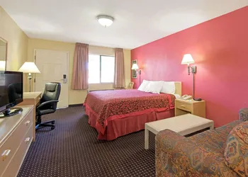 Days Inn by Wyndham East Albuquerque hotel thumbnail 7