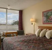 Days Inn by Wyndham Newport hotel detail image 4
