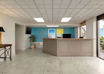 Days Inn by Wyndham Myrtle Beach-Beach Front hotel thumbnail 3