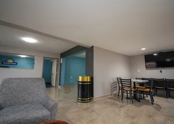 Days Inn by Wyndham Caddo Valley Arkadelphia hotel thumbnail 2
