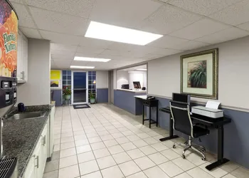 Days Inn by Wyndham Mountain Home hotel thumbnail 4