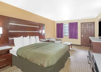 Days Inn by Wyndham Fayetteville hotel thumbnail 7