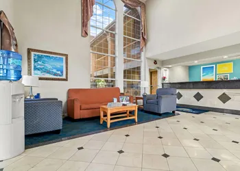 Days Inn by Wyndham Nacogdoches/SFA University/Downtown hotel thumbnail 2