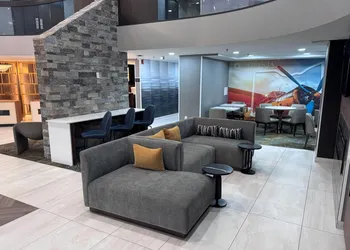 La Quinta Inn & Suites by Wyndham Miamisburg Dayton South hotel thumbnail 2