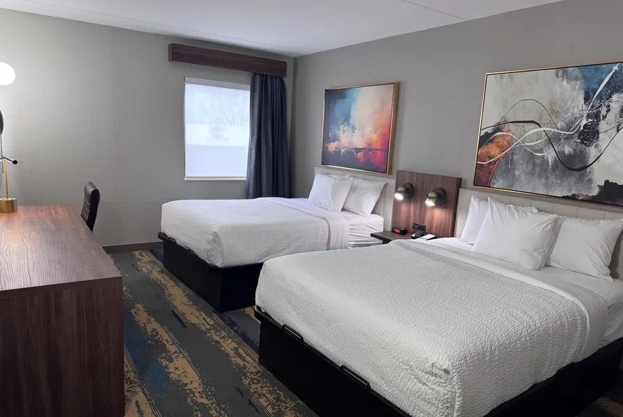 La Quinta Inn & Suites by Wyndham Miamisburg Dayton South hotel detail image 6