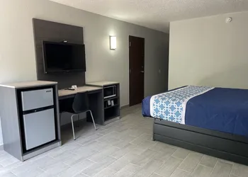 Executive Inn hotel thumbnail 8