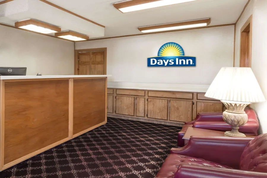 Days Inn by Wyndham Plymouth hotel detail image 2