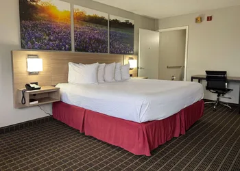 Days Inn by Wyndham San Antonio Morgan's Wonderland / IH-35 N hotel thumbnail 6