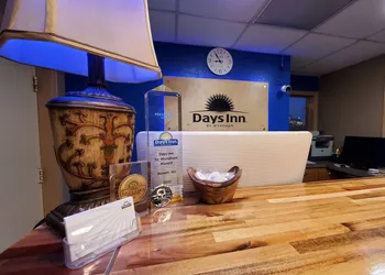 Days Inn by Wyndham Monett hotel thumbnail 4