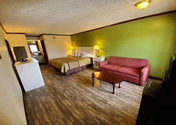 Days Inn by Wyndham Monett hotel thumbnail 8