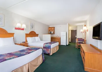 Days Inn & Suites by Wyndham Lexington hotel thumbnail 8