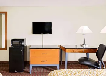 Days Inn by Wyndham Fort Dodge hotel thumbnail 4
