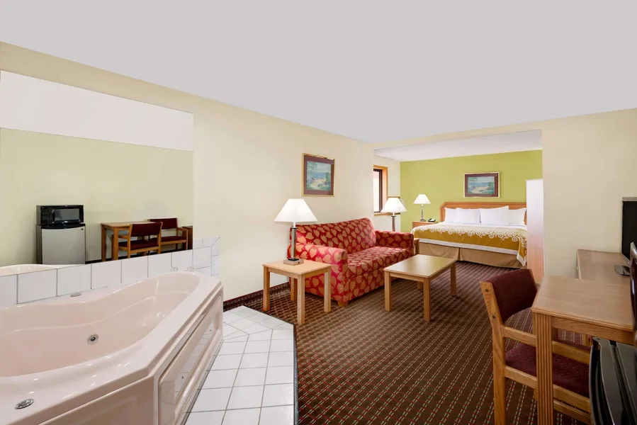 Days Inn by Wyndham Fort Dodge hotel detail image 6
