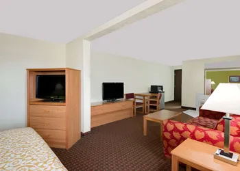 Days Inn by Wyndham Fort Dodge hotel thumbnail 7